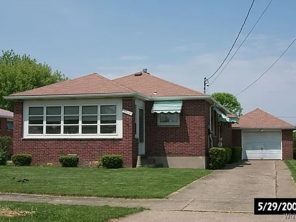 3512 Westwood Dr, Niagara Falls, NY 14305