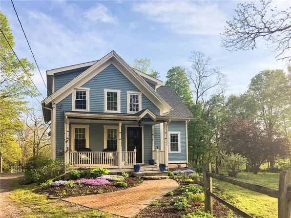 211 Chase Hill Rd, Ashaway, RI 02804