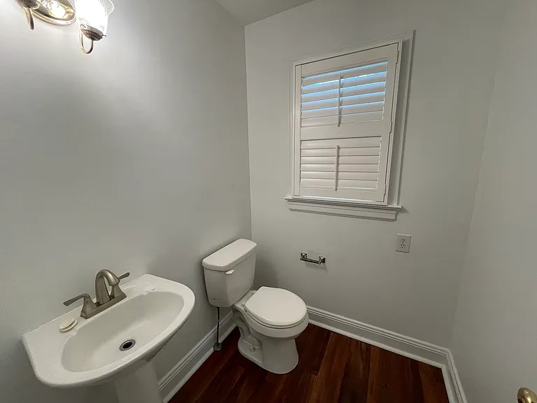 2317 Chelsea Dr NW — Photo 3