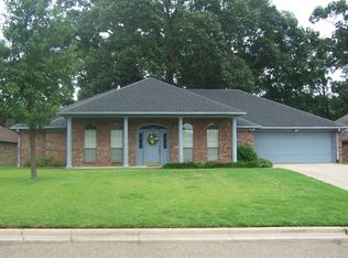 207 Lakewood Dr, Longview, TX 75604