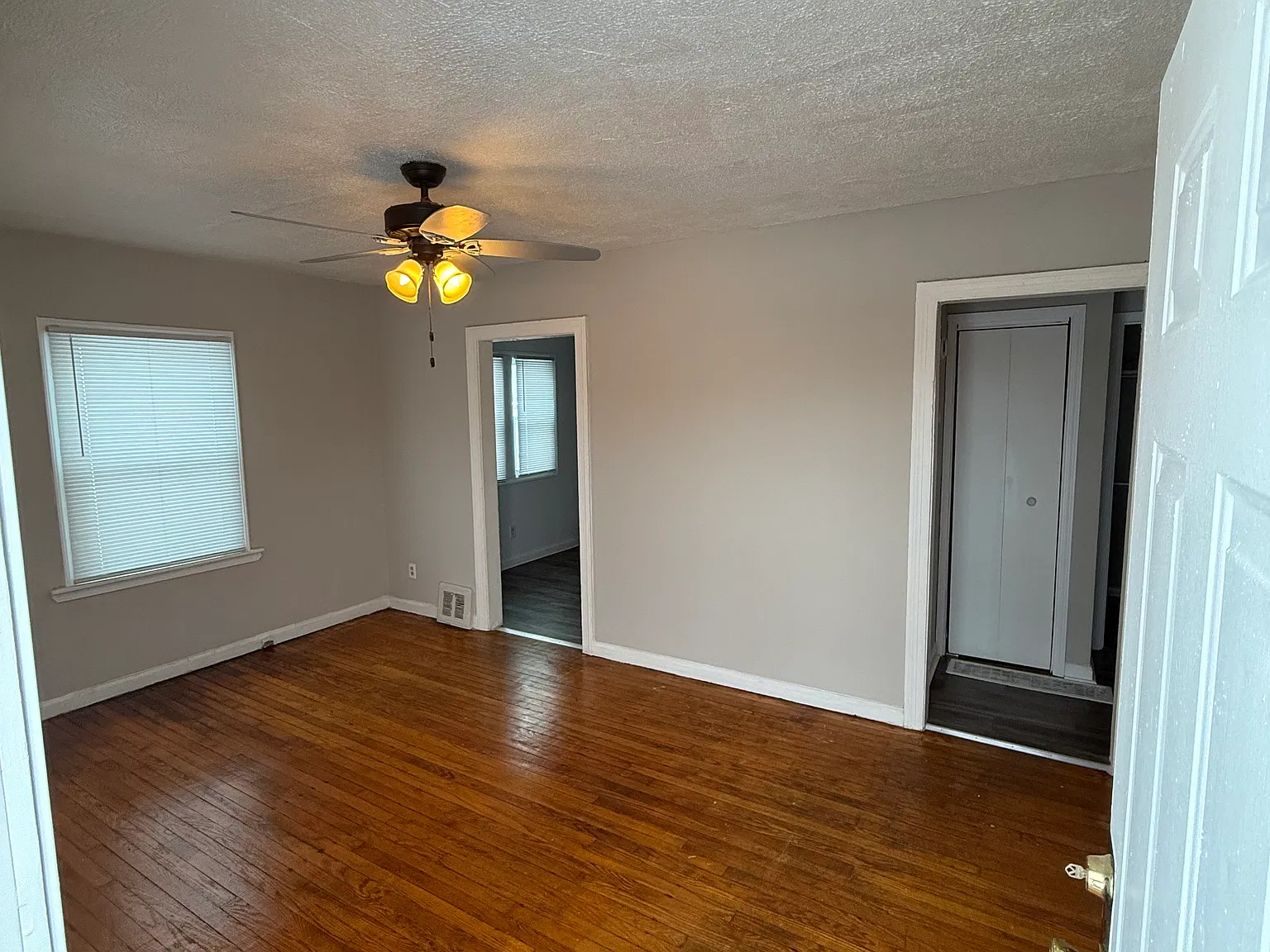 3 bed, 1140 sqft, $1,295 — Photo 2