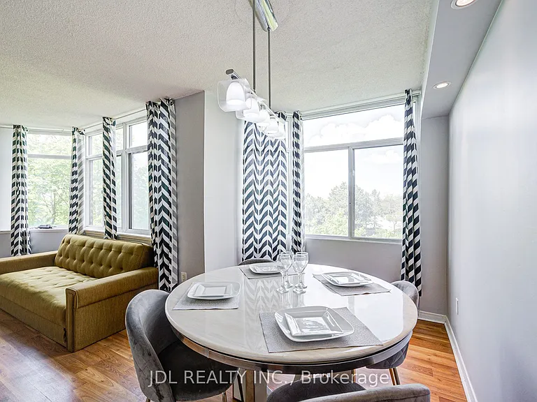 88 Alton Towers Cir #410 — Photo 30