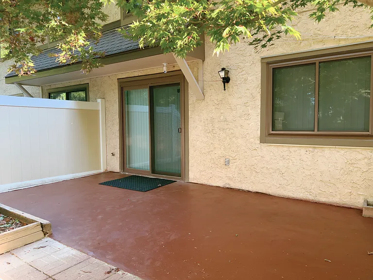 252 Hampshire Dr #252 — Photo 39