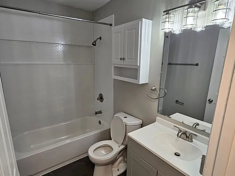 126 S Franklin St #16 — Photo 5