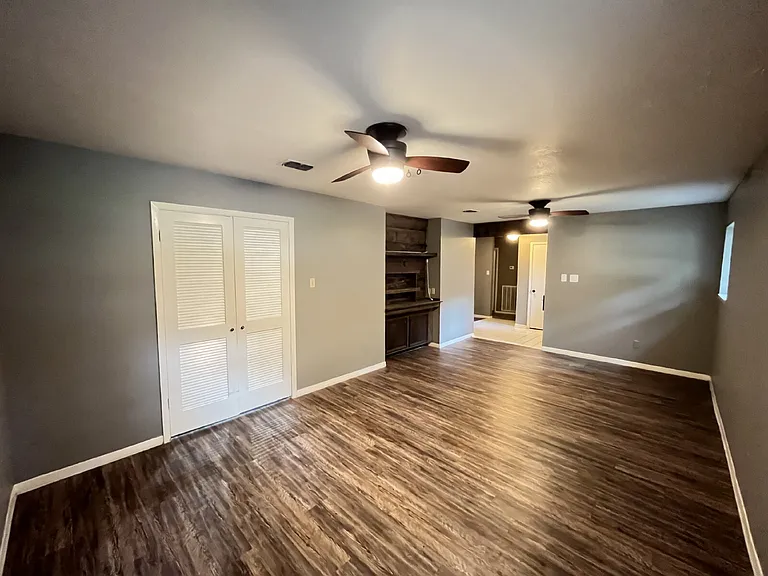 2919 Holly Green Dr — Photo 8