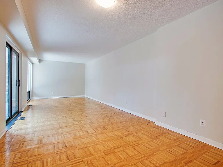 400 Woodsworth Rd #390 — Photo 7