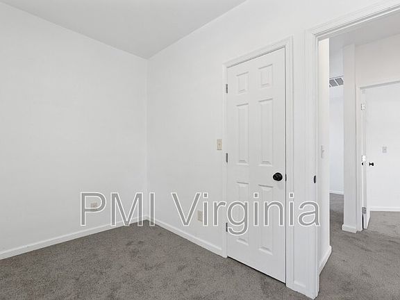 5th image of 723 Douglas Ave #B
