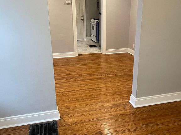 3rd image of 2438 Emil Ave
