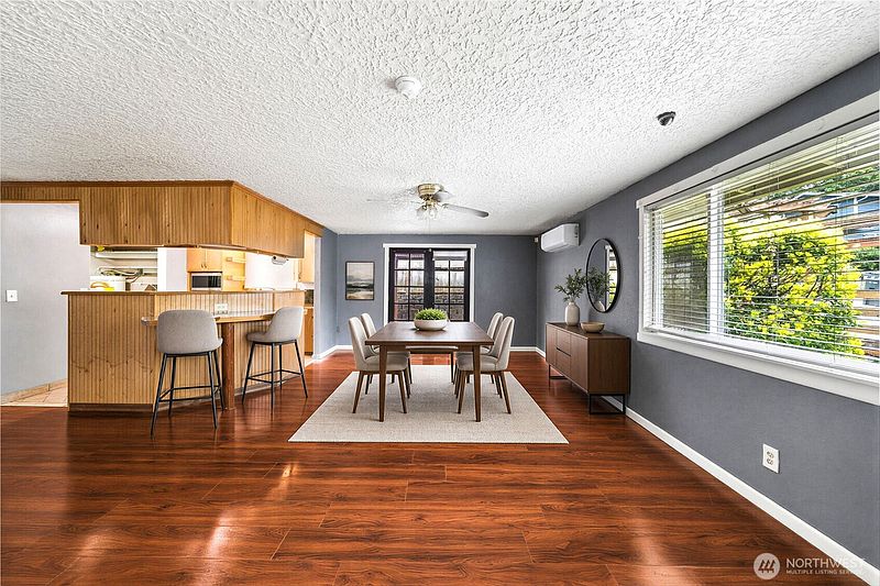3rd image of 761 S 92nd Street