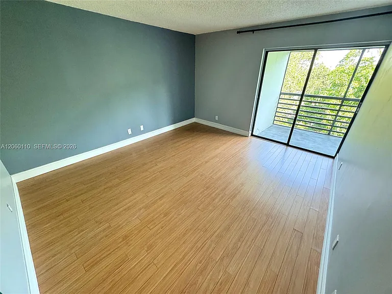 2324 S Cypress Bend Dr #415 — Photo 8
