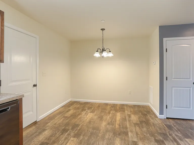 531 Byler Cir — Photo 14