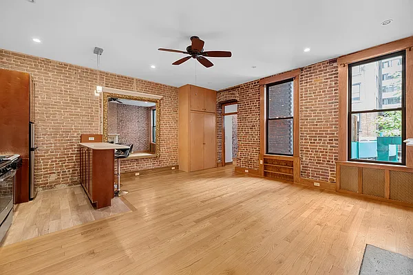 Rented by REAL New York | media 9