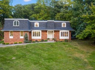 8 Canterbury Dr, North Caldwell, NJ 07006