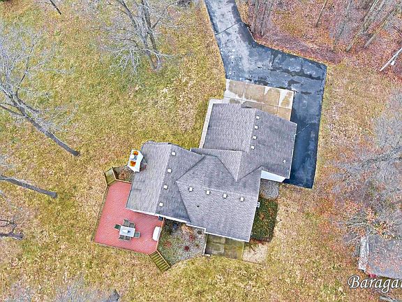 5th image of 9830 Whitten St NE