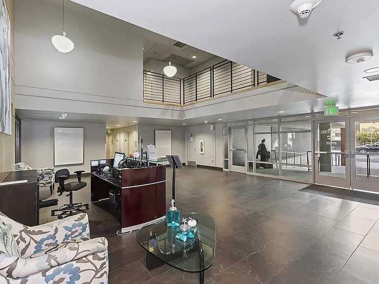 425 W Beech St #325 — Photo 17
