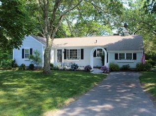 60 Pine Ln, Osterville, MA 02655