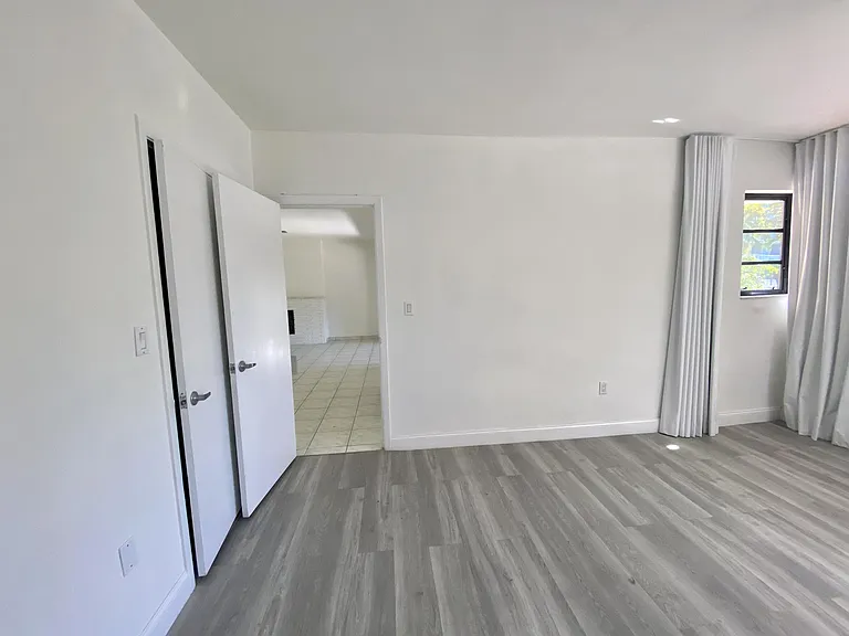 1101 Bay Dr — Photo 19