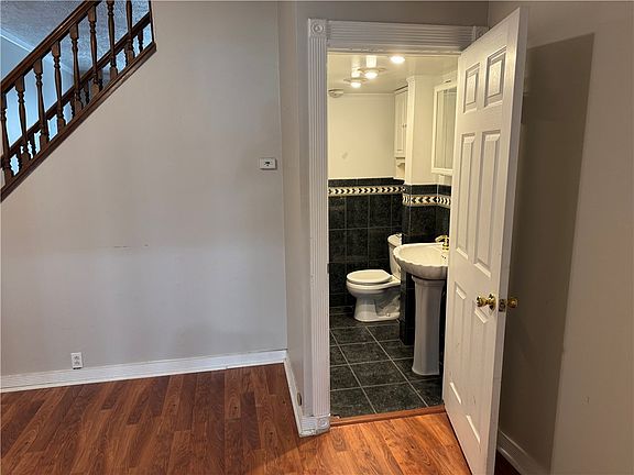 5th image of 1734 Middle St
