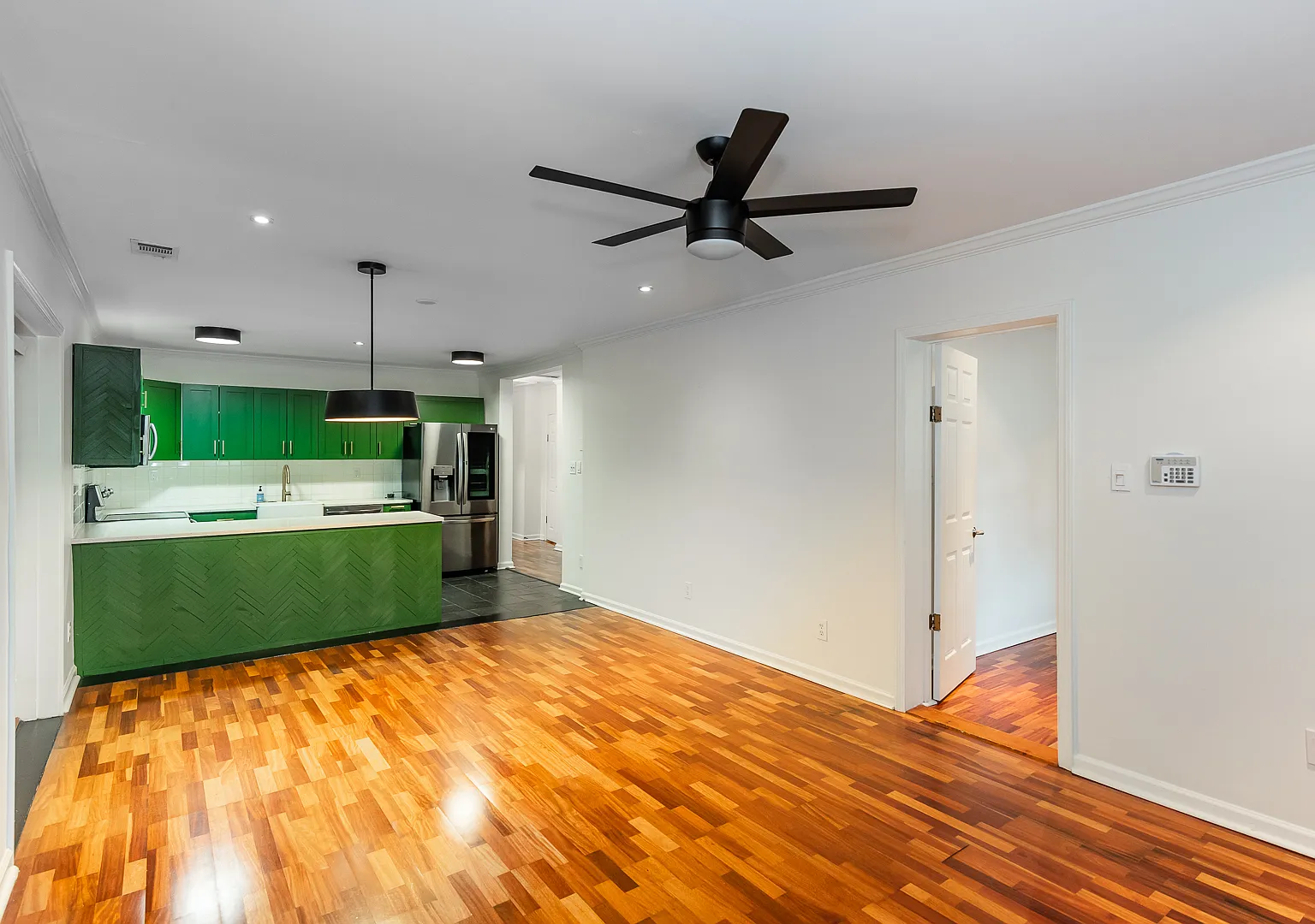 4 bed, 1248 sqft, $3,750 — Photo 4