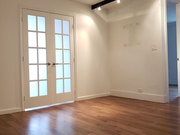 2nd image of 200 E 30th St APT 6F