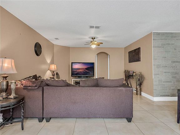 4th image of 125 Seville Pointe Ave