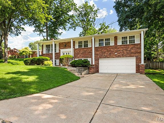 3rd image of 11288 Briarstone Dr