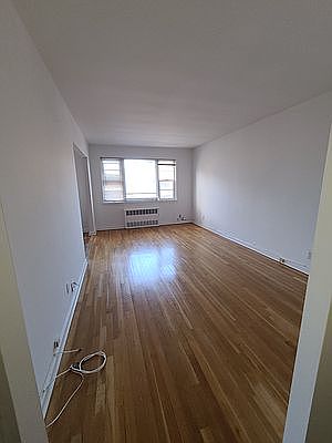 1st image of 2581 43rd St #3