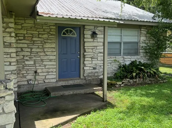 417B North St, Columbus, TX 78934