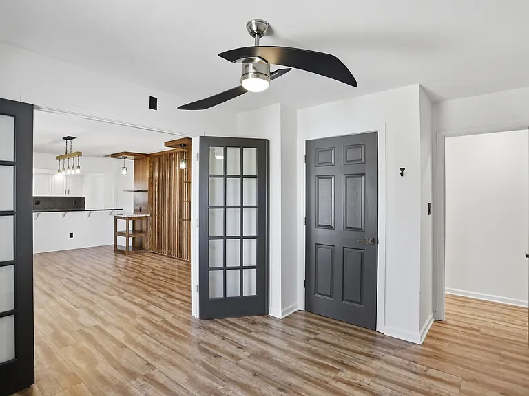 512 Lexington Blvd — Photo 31