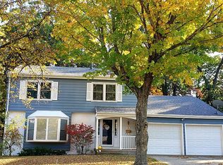 132 Point Bluff Dr, Decatur, IL 62521