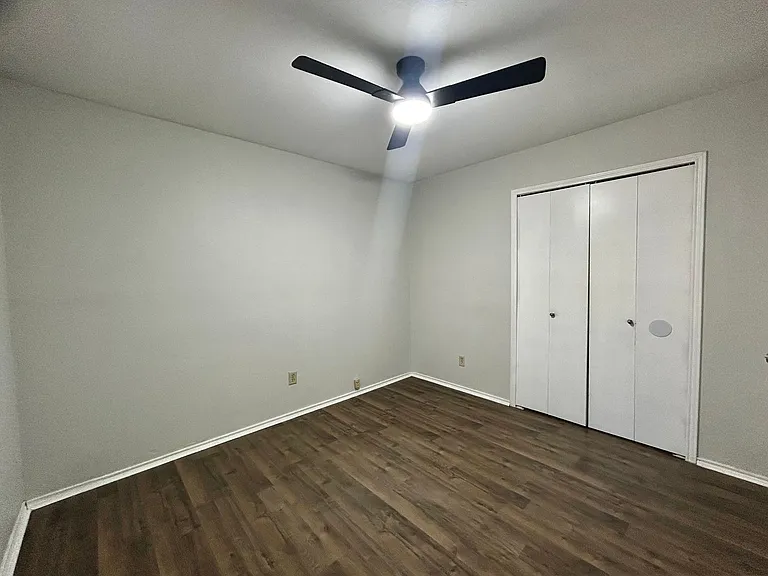 4205 Greencrest Dr — Photo 19