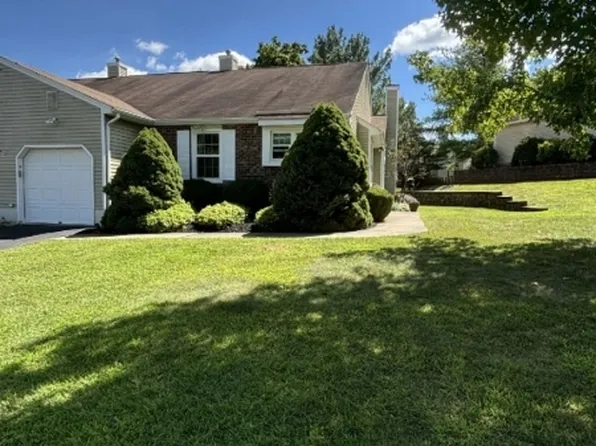 22 Arapaho Trl, Branchburg Twp., NJ 08876