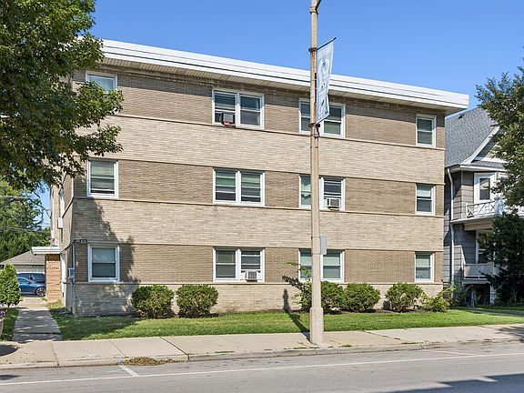 2nd image of 929 S Oak Park Ave APT 3NE