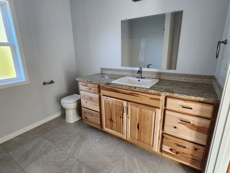 6th Ave SE Duplex — Photo 25