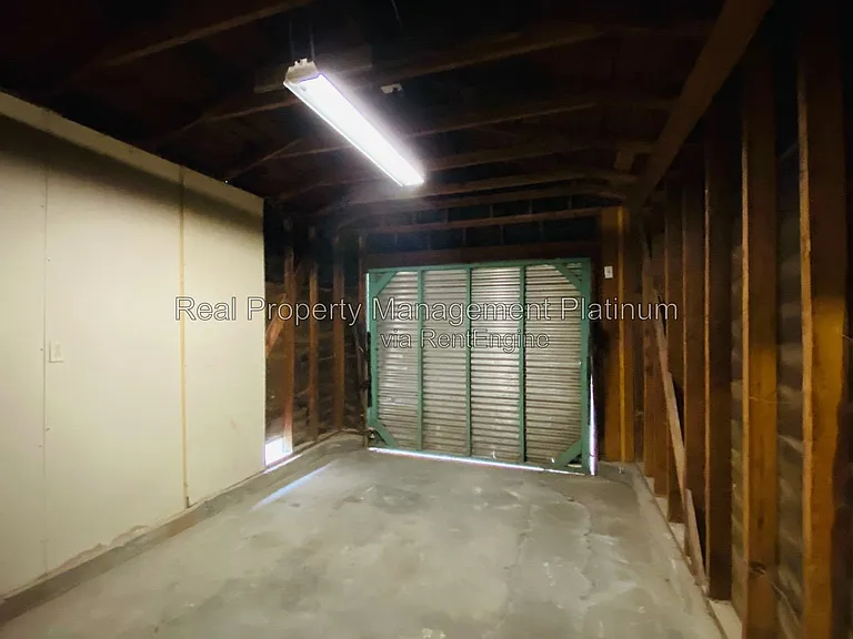 2728 E Gettysburg Ave — Photo 20