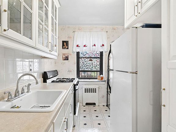 3rd image of 32-40 91st St APT 408