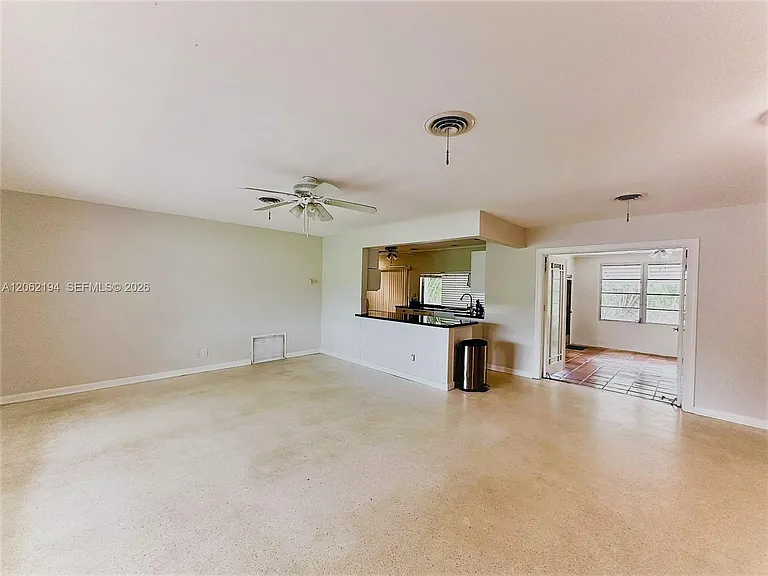 810 NW 8th Ave — Photo 3