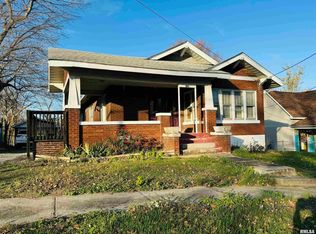 109 E Lewis St, Anna, IL 62906