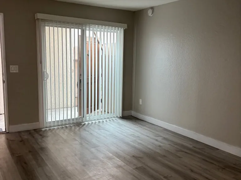 7872 Holt Dr — Photo 18