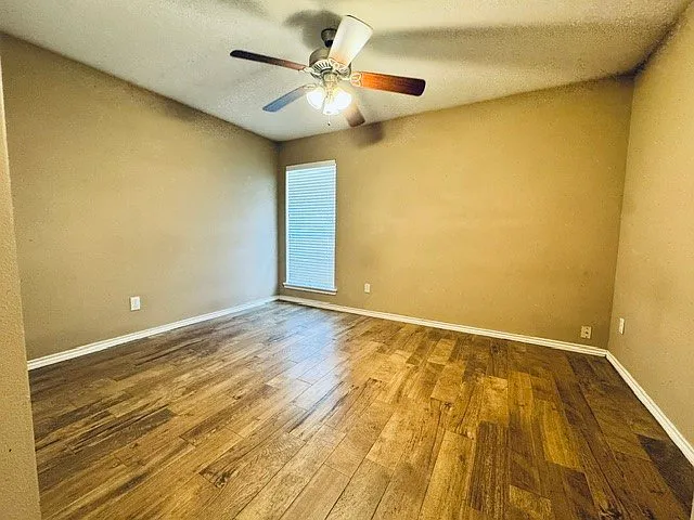3821 Oldenburg Ln — Photo 10