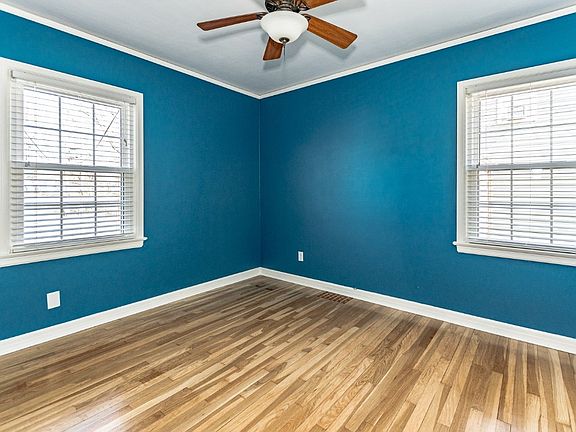 4th image of 2416 E Ave Ne