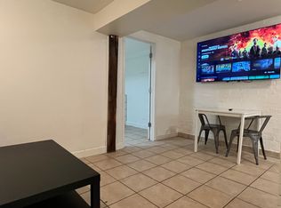 159 Gerrard St E #B, Toronto, ON M5A2E4