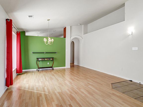 4th image of 612 Playful Meadows Dr NE