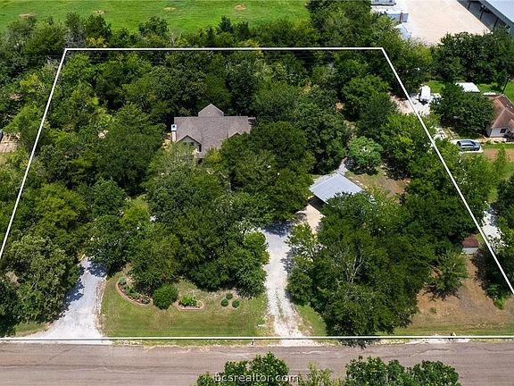4th image of 1511 Bluebonnet Dr