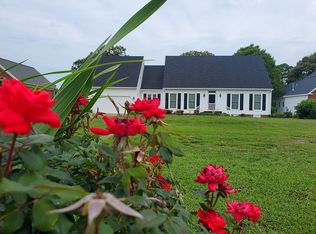 8237 Little England Rd, Hayes, VA 23072