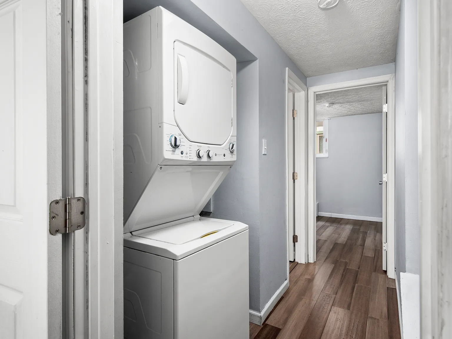 4 bed, 1624 sqft, $2,300 — Photo 4