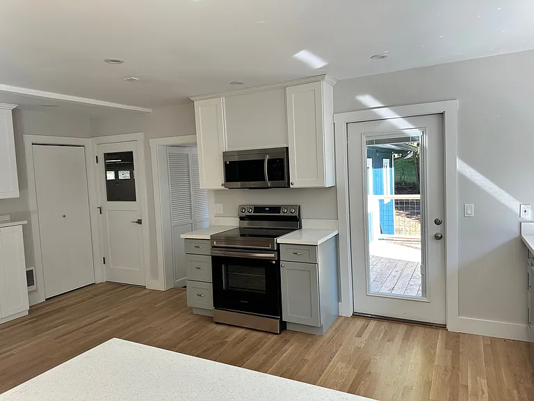 7001 E Loop Rd — Photo 55