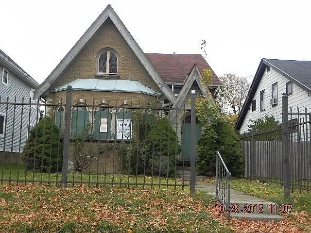 2641 N 44th St photo 1