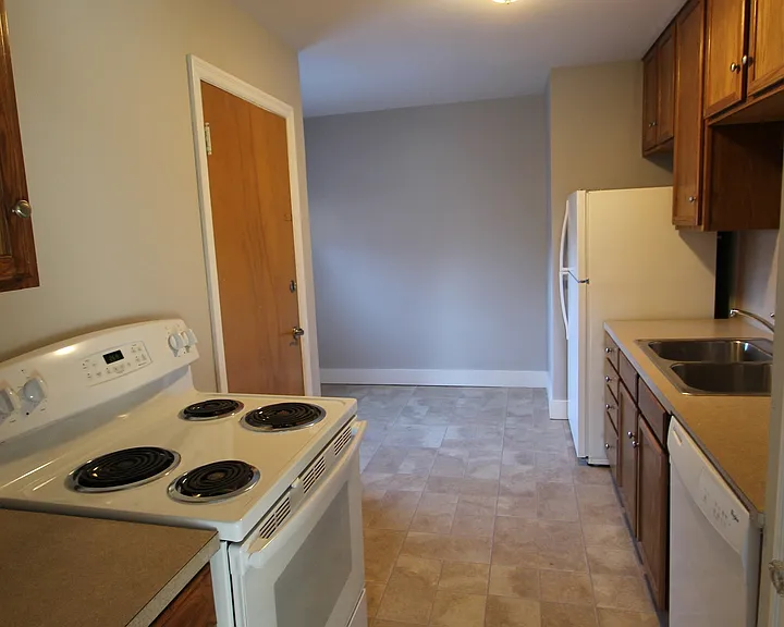 The Tiverton — Photo 22