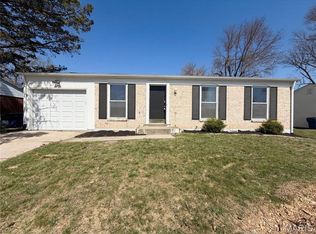 2243 Bolton St, Saint Charles, MO 63301